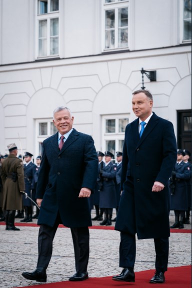 الملك: الأردن وقع معاهدة السلام مع