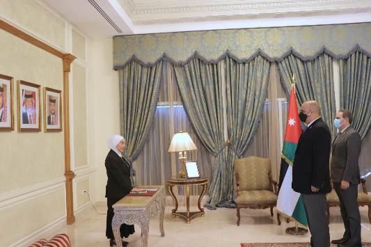 القطب تؤدي اليمين رئيسا للمركز الوطني