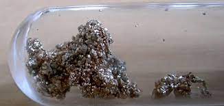 البنزين لعلاج الشعر والراديوم لبشرة صافية..