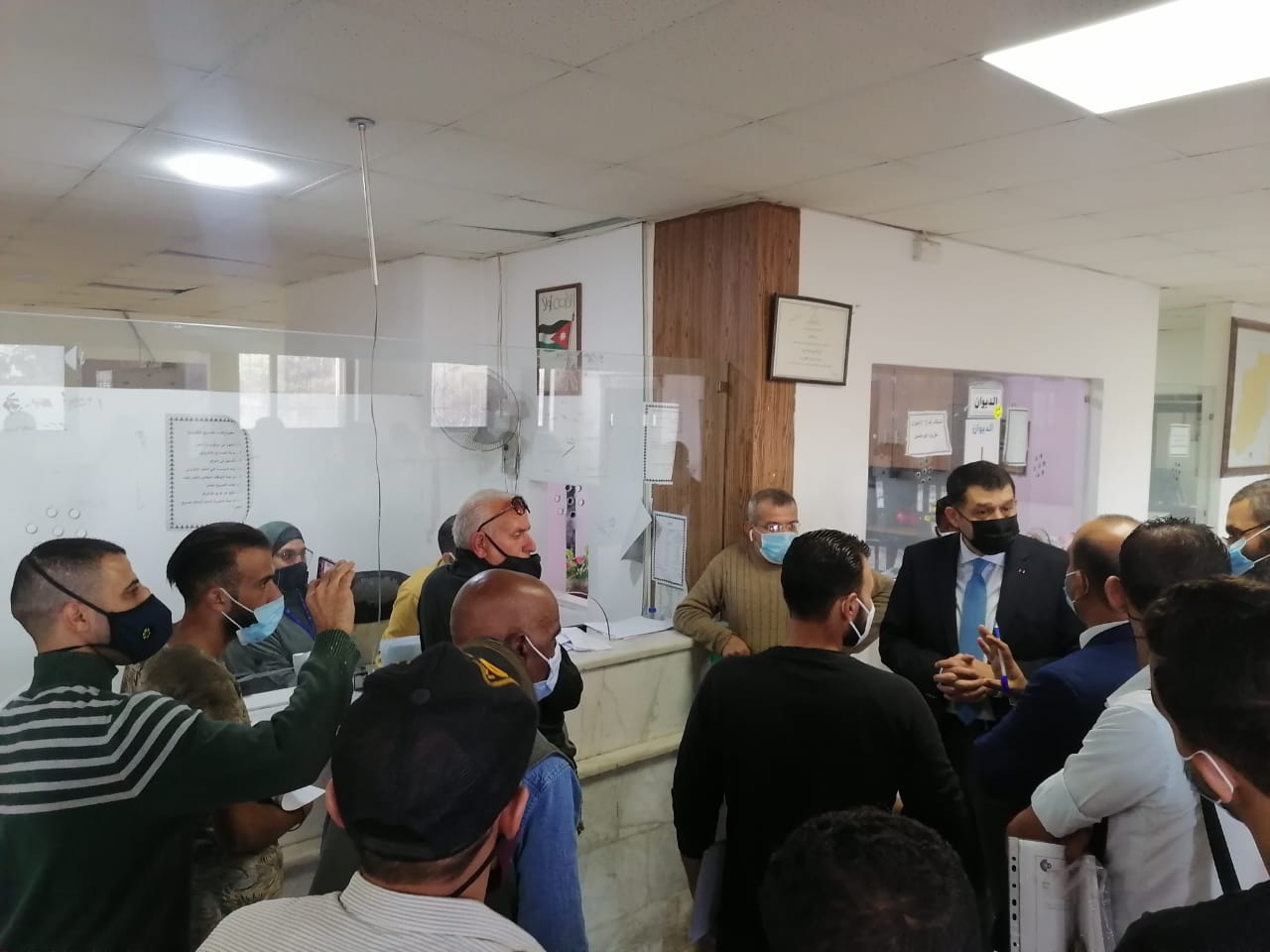 استيتية يوجه بإنجاز المعاملات دون تأخير