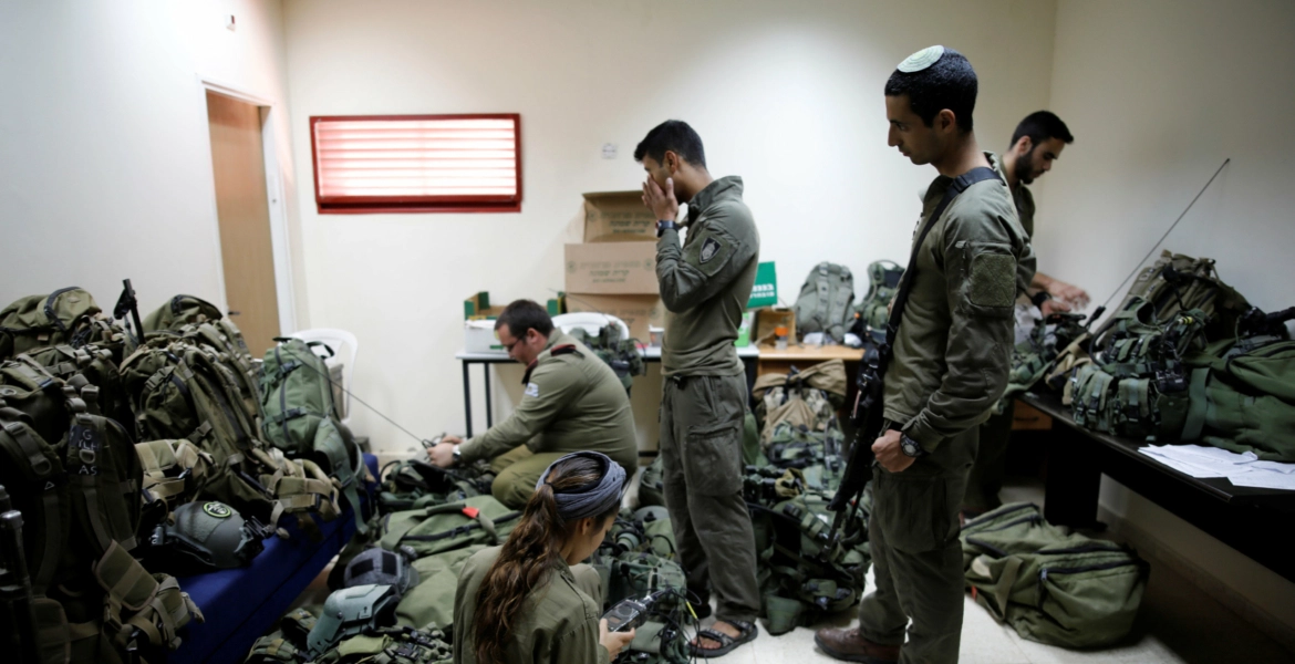 “هاكرز” ينشرون تفاصيل دقيقة عن جنود