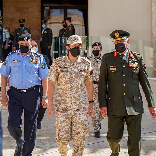 الأمير الحسين يزور مؤتمر ومعرض الذكاء