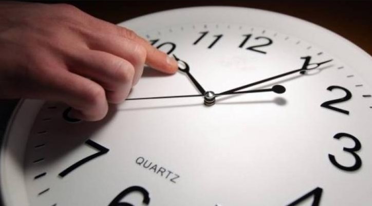 أخروا عقارب ساعاتكم الليلة