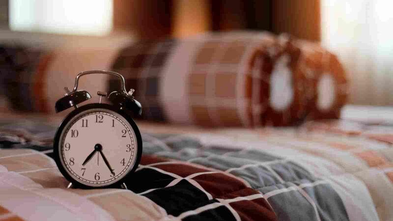 10 نصائح للتكيف مع التوقيت الشتوي