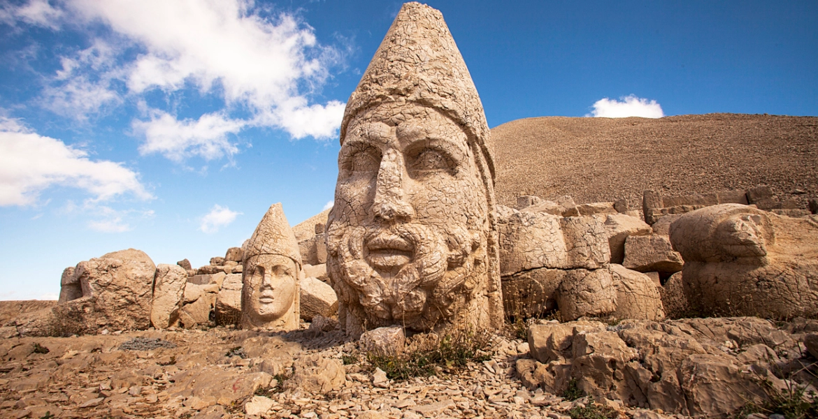 منهم جنكيز خان والإسكندر الأكبر.. ملوك