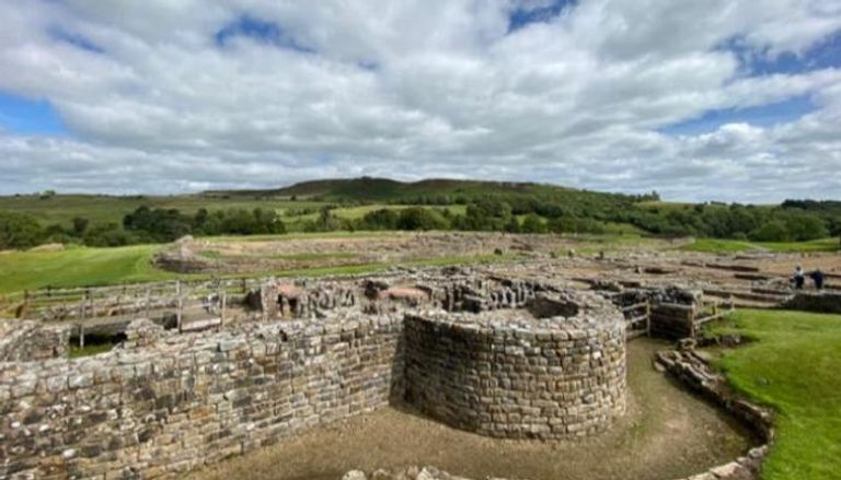 السياحة في بريطانيا.. حصون أثرية تستحق