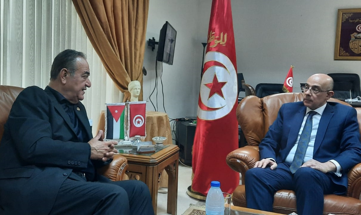 جمعية الفنادق تبحث التعاون السياحي مع