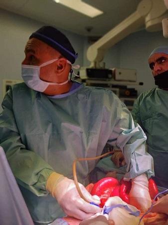 إزالة ورم معقد لمريضة بمستشفى الملكة