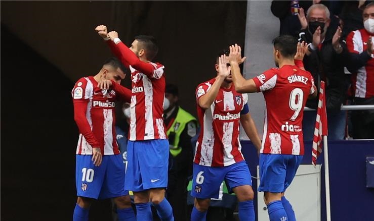 أتلتيكو يعطل قطار بيتيس ويعود للمربع