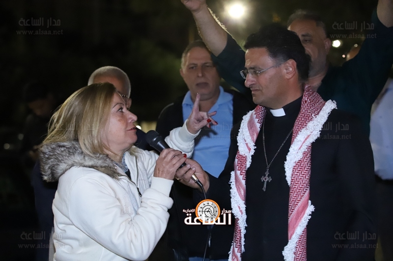 وقفة احتجاجية رافضة لقرار فصل القس