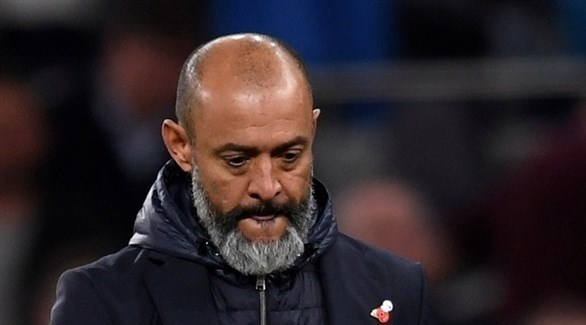 توتنهام يعلن إعفاء إسبيريتو سانتو وجهازه