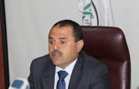 المهندس محمود ابو غنيمة على سرير