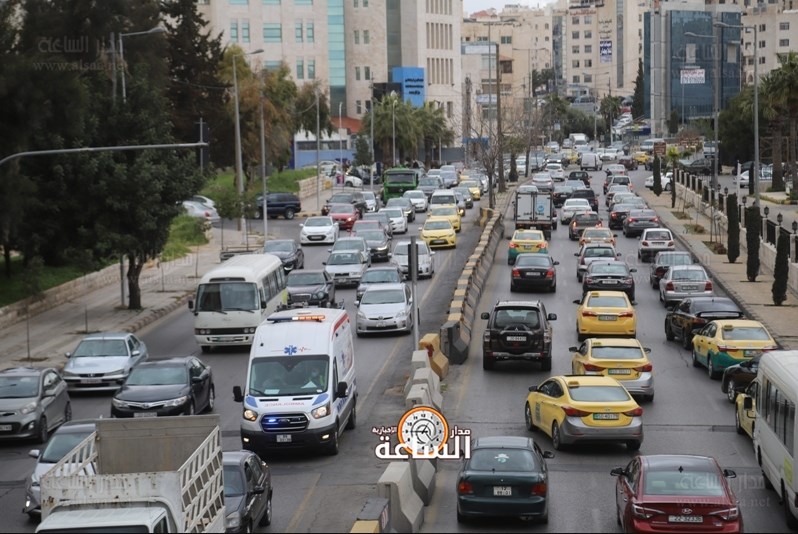 الامانة: تشغيل اشارة ضوئية في شارع