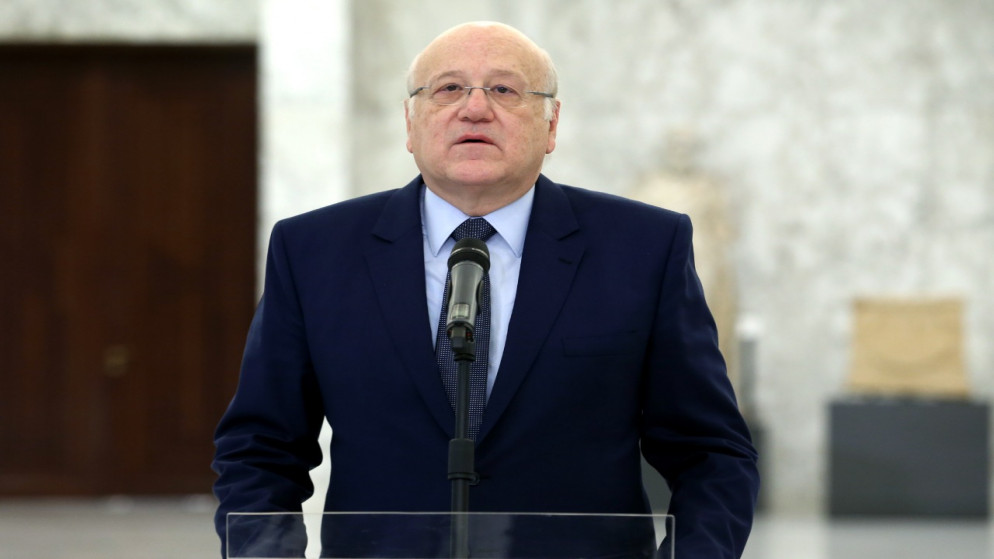 رئيس الوزراء اللبناني يدعو قرداحي مجددا