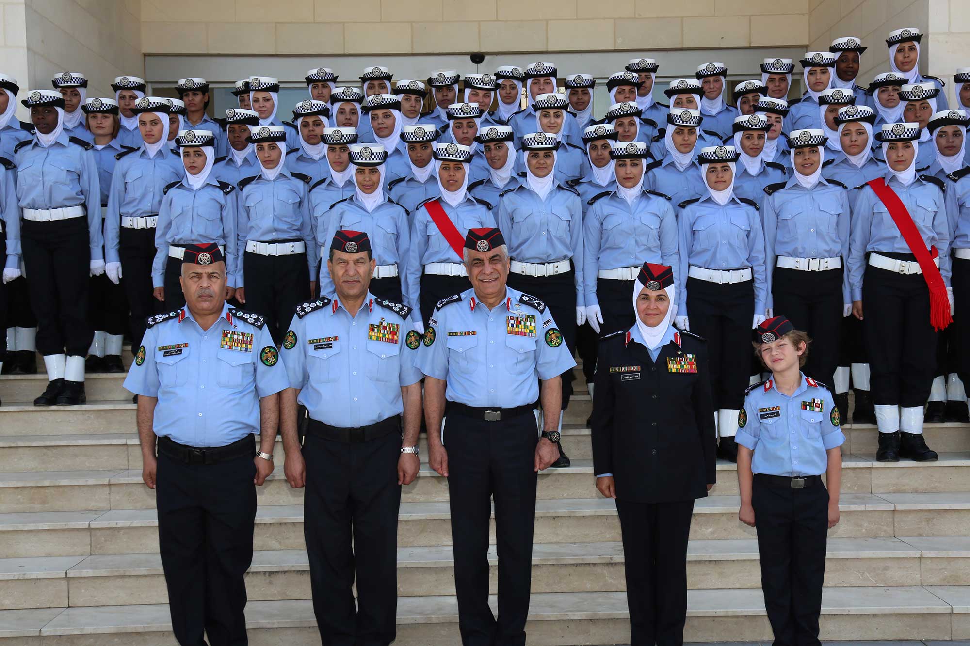 تخريج كوكبة من مستجدات الشرطة النسائية