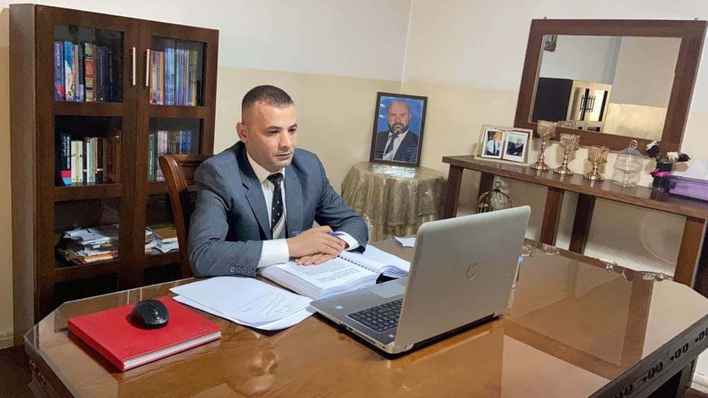 الدكتوراة في اللغة التركية لـ علي