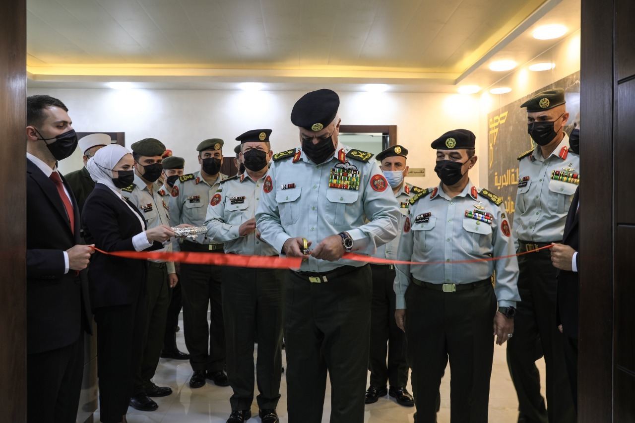 الحنيطي يفتتح المركز الإعلامي العسكري