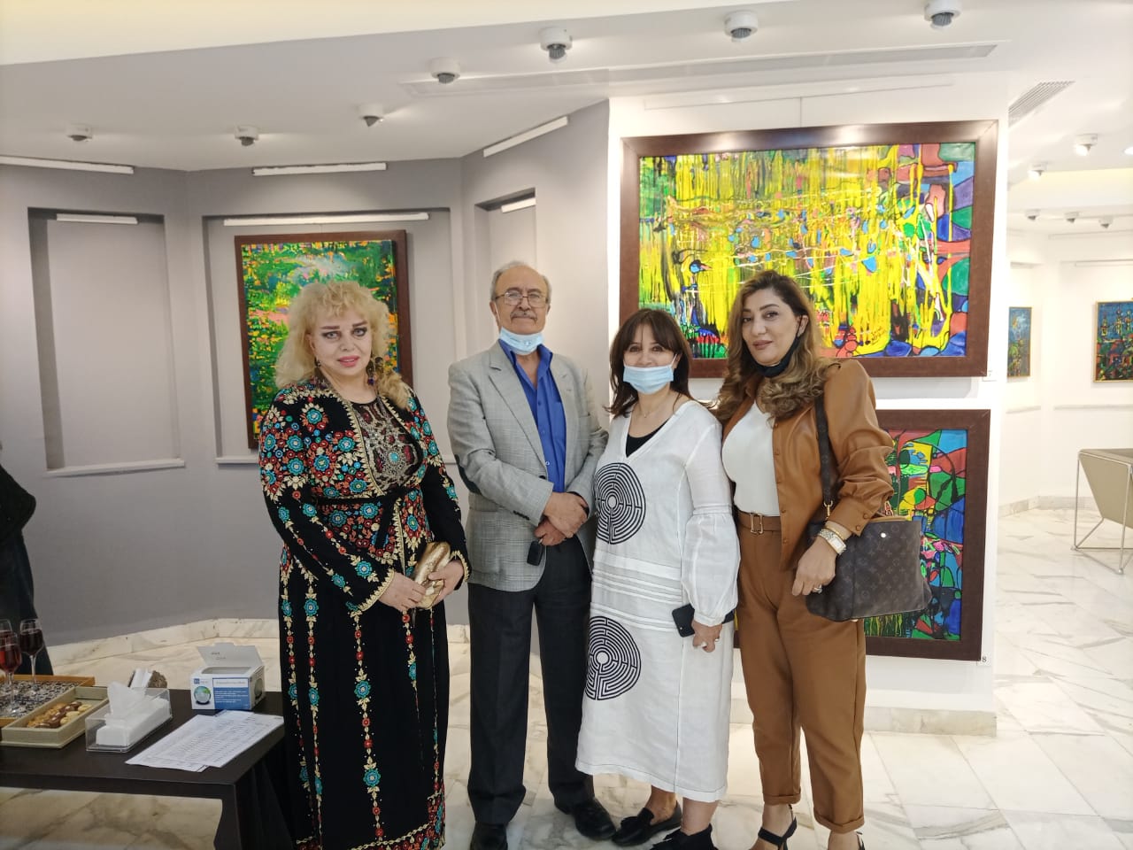 الشريفة ناصر تفتتح معرض (لون ونغم)