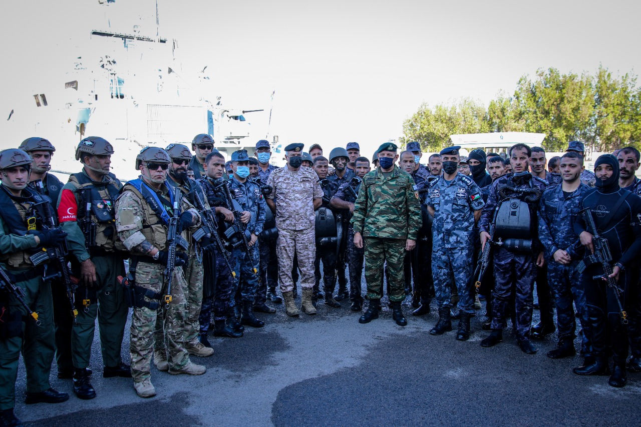 اللواء الحنيطي يتابع تمرينا بحريا تعبويا