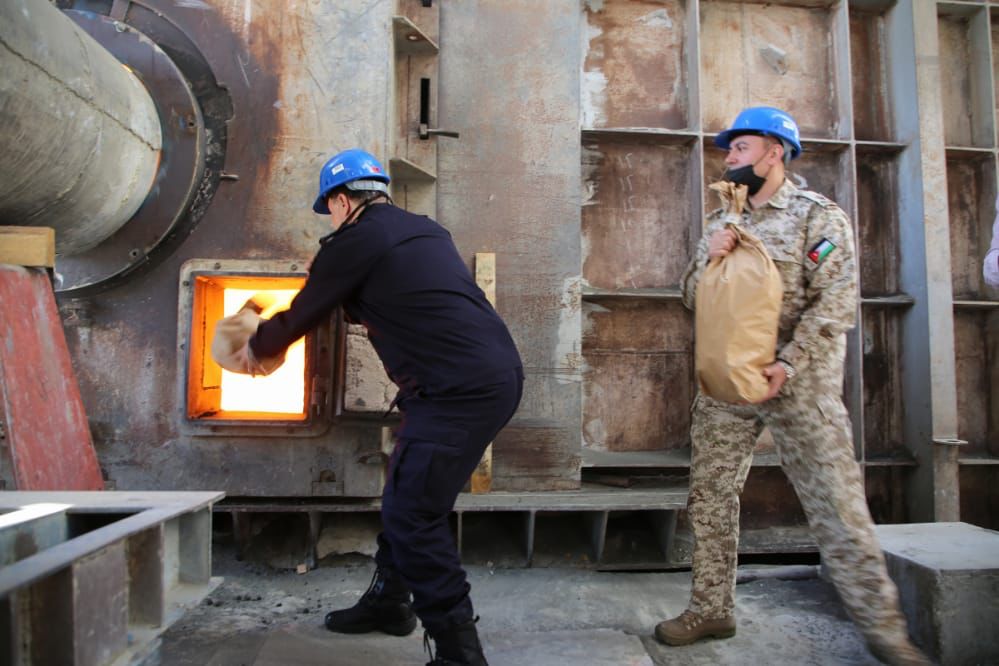 الأمن يتلف مخدرات ضبطت في 67