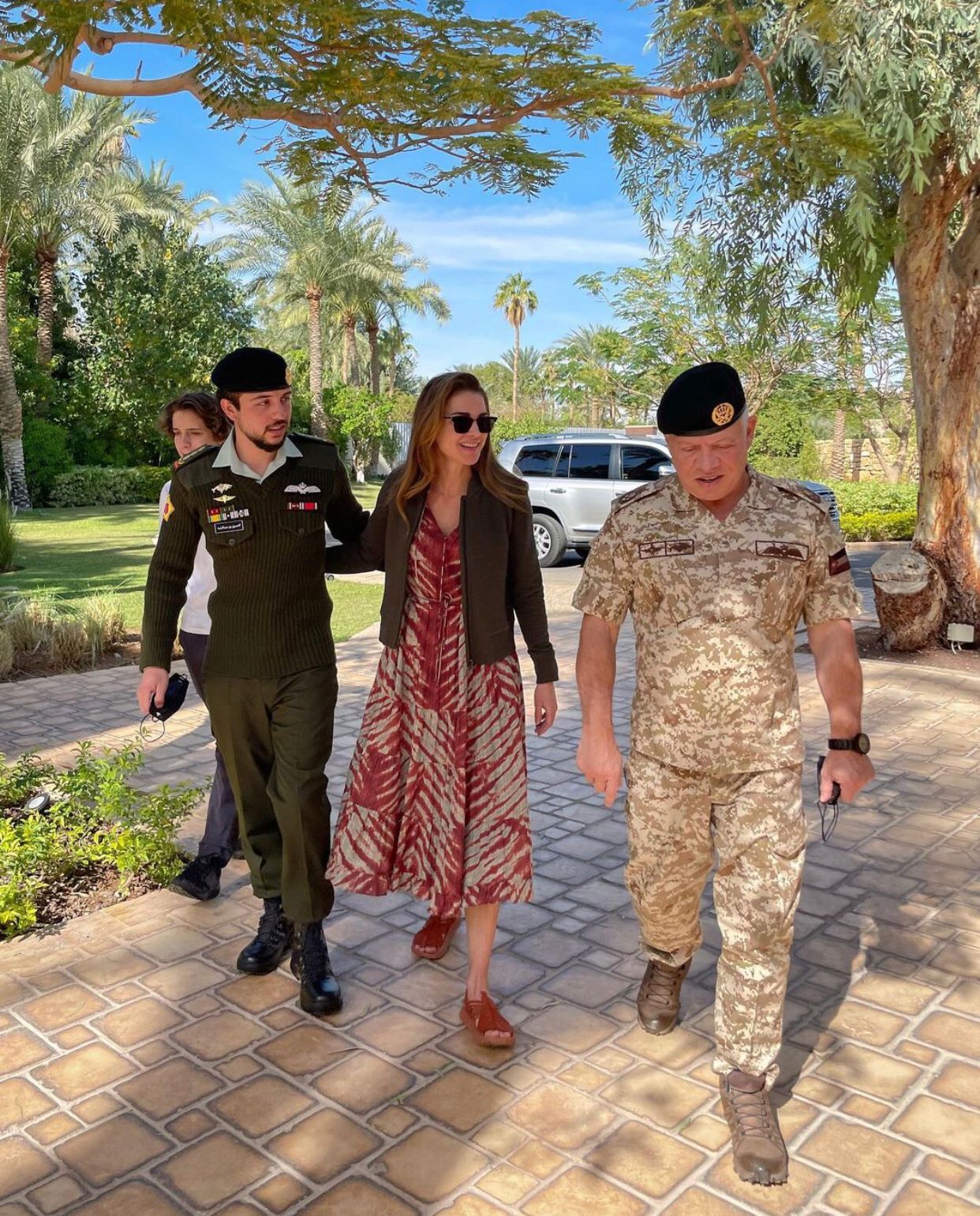 الملكة لولي العهد: يا محلى النجوم