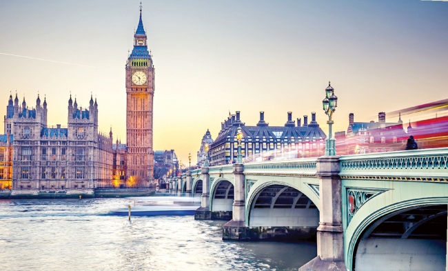 فيما الشركات تكافح.. . 220 ألف