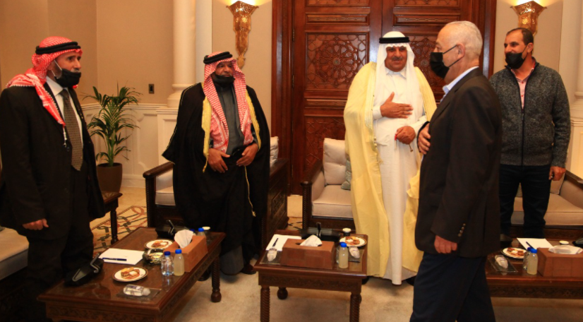 العيسوي يلتقي مجموعة من وجهاء وأهالي