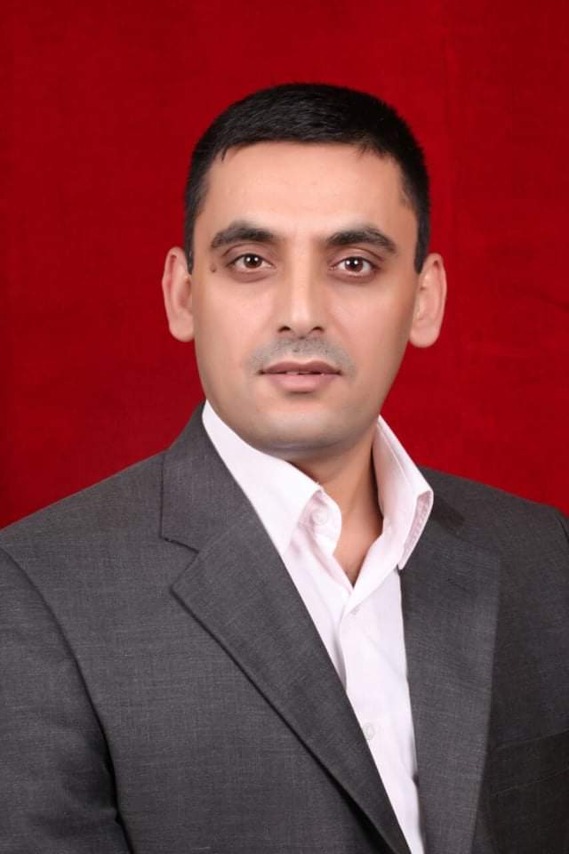 ترقية الدكتور مهند الدويكات الى رتبة