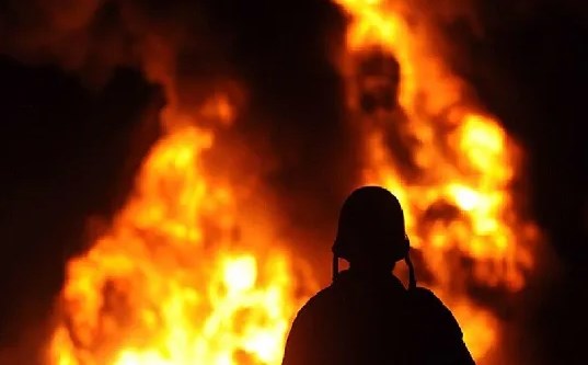 وفاة طفلين بحريق خيمتين في القسطل