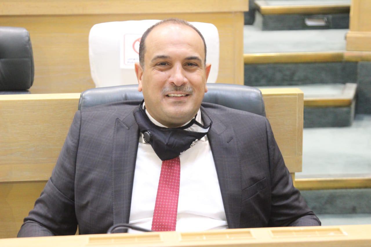 عياصرة يدعو سمر نصار للرد على