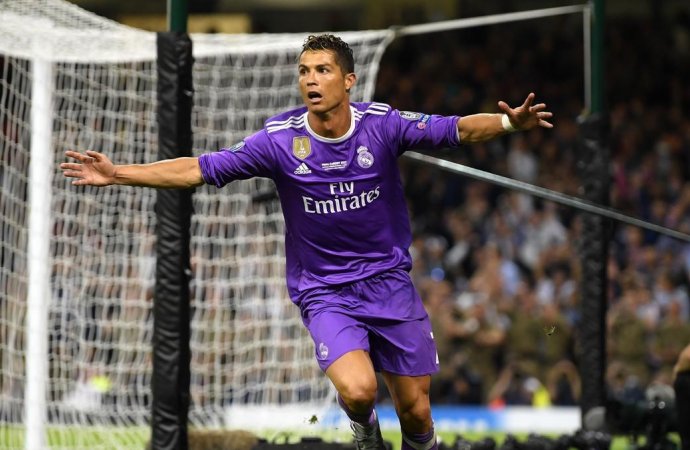 ريال مدريد سيبيع رونالدو.. والمبلغ ’خيالي‘