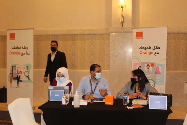 أورنج الأردن تشارك في معرض الإنسانية