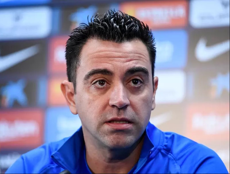 تشافي يعلن قائمته الأولى في برشلونة