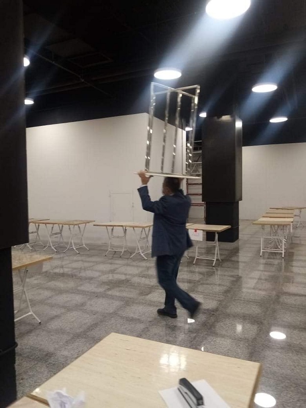 ماذا يفعل نزار حداد