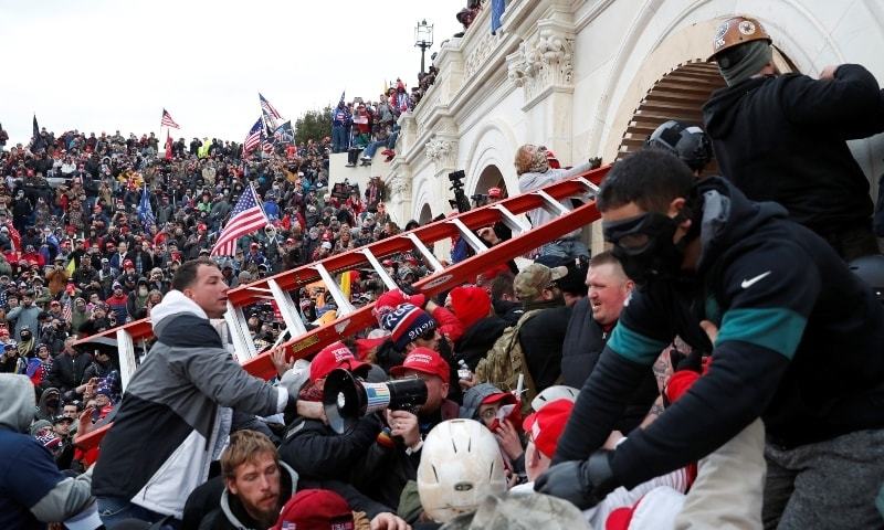 كوكب يحكمه الاستبداد.. 70% من البشر