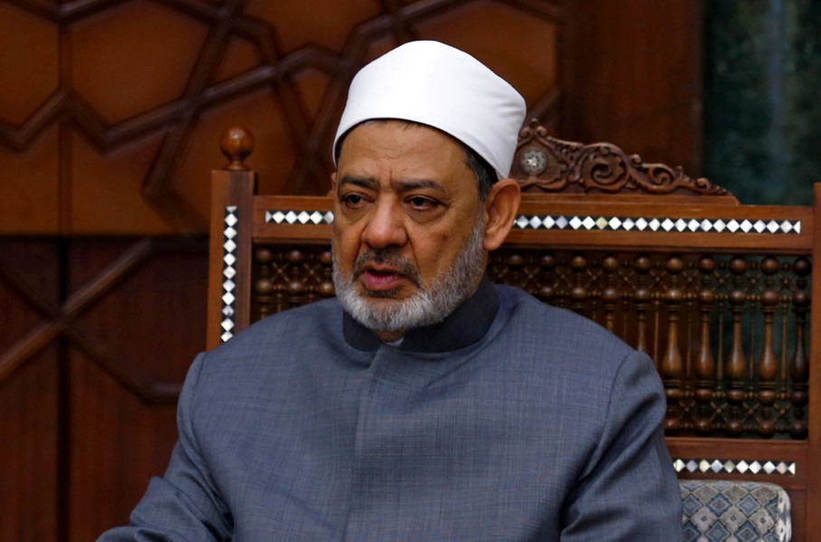 شيخ الأزهر يهاجم التحول الجنسي.. نشر