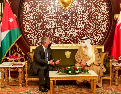 الملك يؤكد متانة العلاقات الأردنية البحرينية