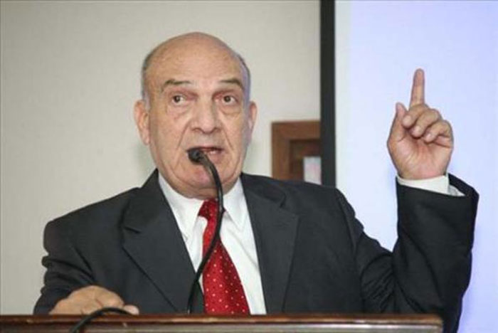 وزير أسبق: لدينا مياة تكفي الاردن