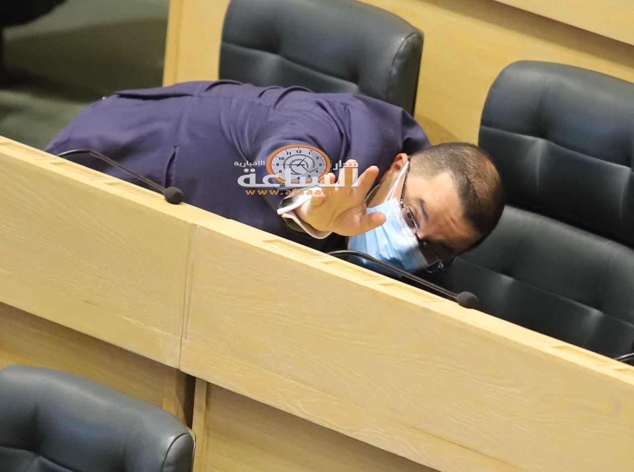 وزير اسبق يهاجم وزير المالية محمد