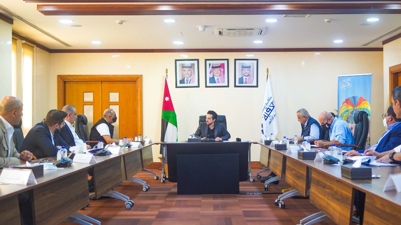 ولي العهد يتابع خلال ترؤسه اجتماعا