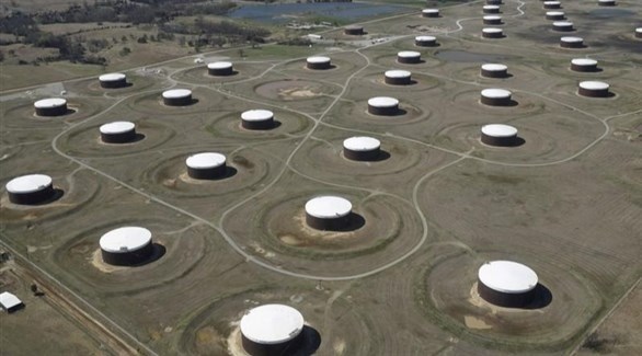 المخاوف من زيادة المعروض تنزل بأسعار