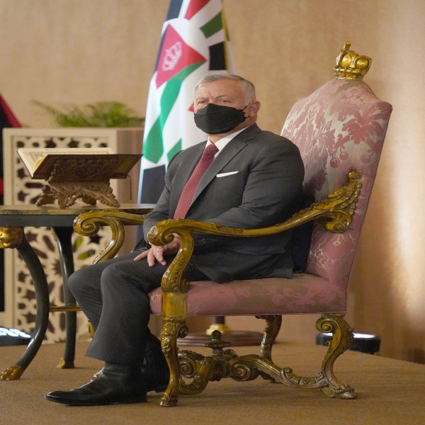 إصابة نواب بالكورونا.. يغيبون عن الرد