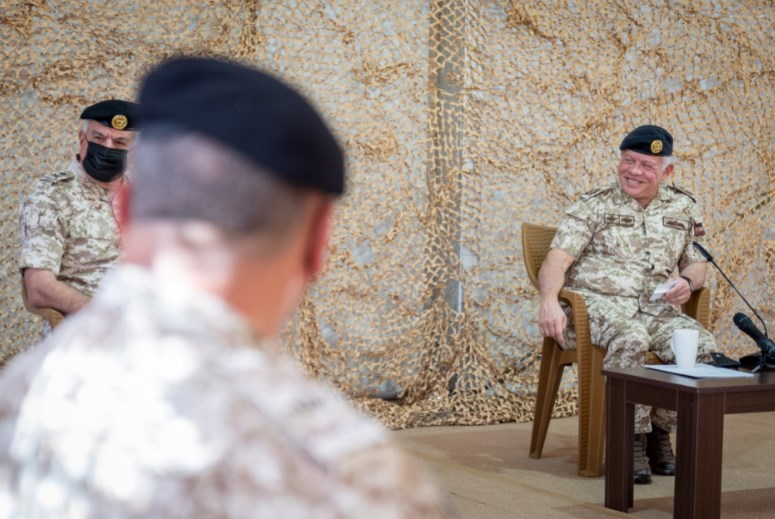 الملك يزور قيادة المنطقة العسكرية الشرقية