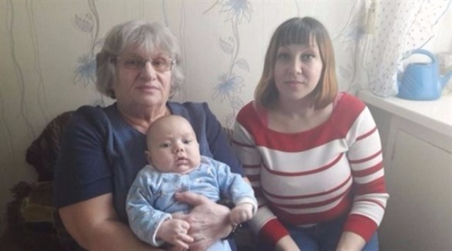 ربّت طفلة بالخطأ 30 عاما