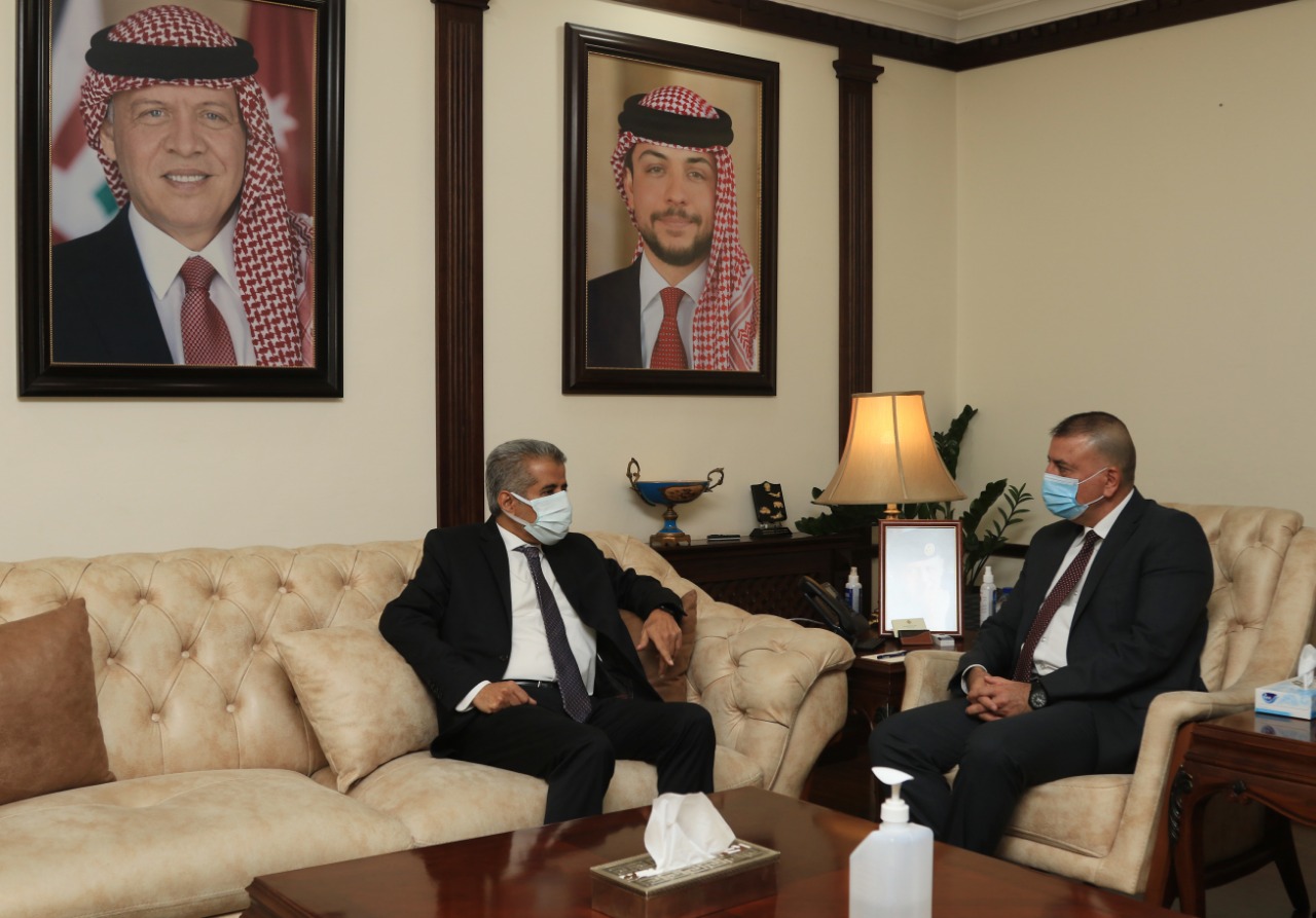 الفراية يلتقي أمين عام مجلس وزراء