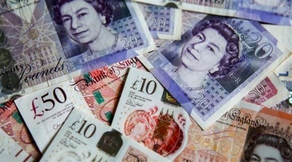 الإسترليني يهبط مقتربا من أدنى مستوى