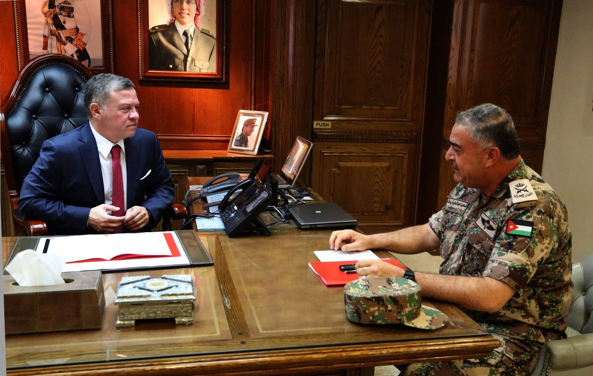 الملك يزور القيادة العامة للقوات المسلحة