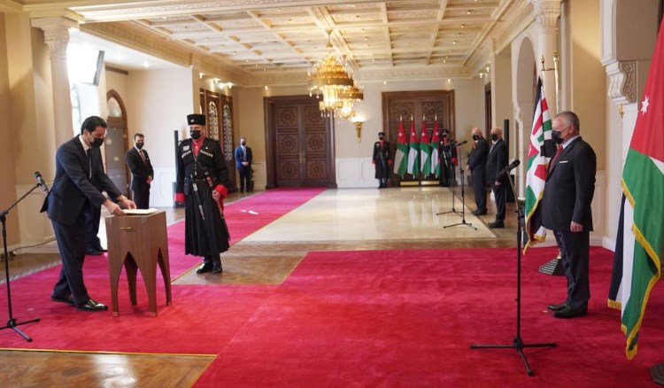 الملك يتقبل أوراق اعتماد سفراء (صور