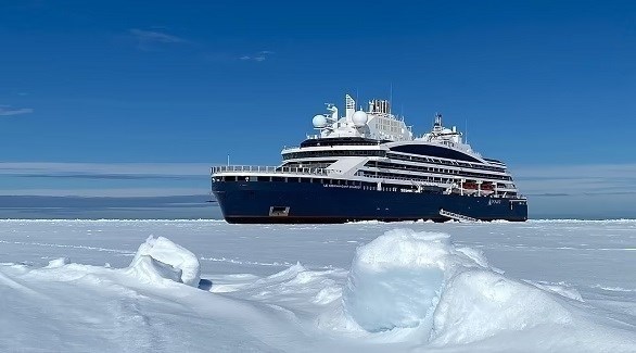 سفينة سياحية فاخرة مصممة لاختراق جليد القطب