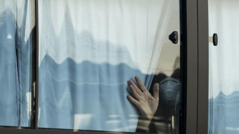 ضبط مصاب بكورونا غير ملتزم بالحجر